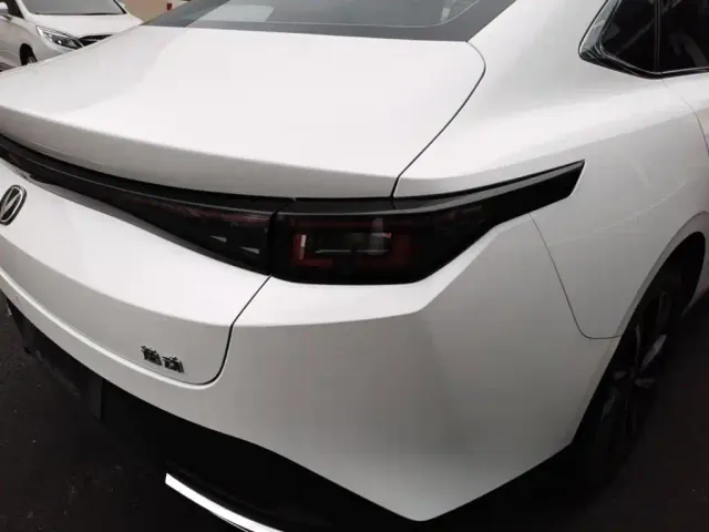 Changan Eado — Фото автомобиля 7