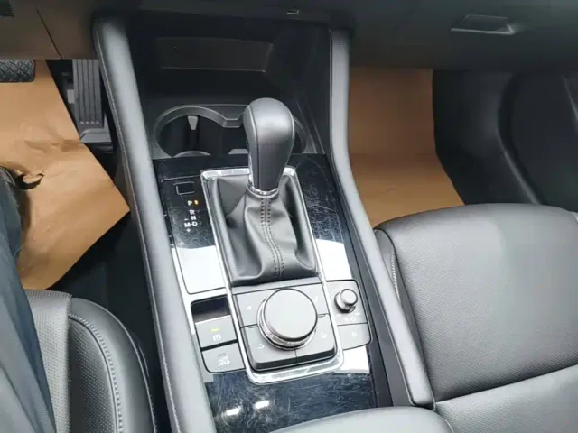 Mazda Axela — Фото автомобиля 13