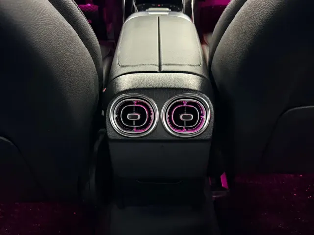 Mercedes-Benz C-Class — Фото автомобиля 16