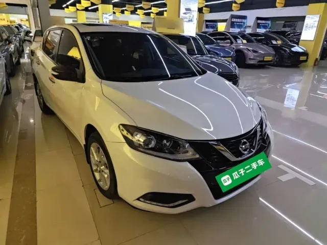 Nissan Tiida — Фото автомобиля 3