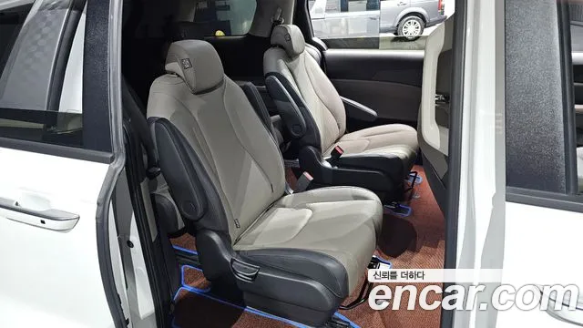 Kia Carnival 4th Gen — Фото автомобиля 17
