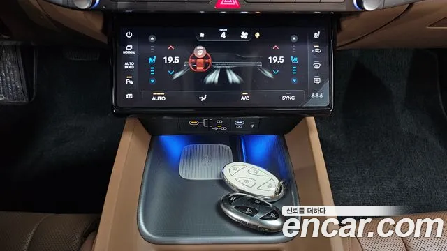 Hyundai Grandeur Grandeur (GN7) 2.5 Бензин 2WD — Фото автомобиля 18