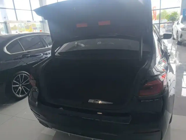 BMW 5 Series — Фото автомобиля 18