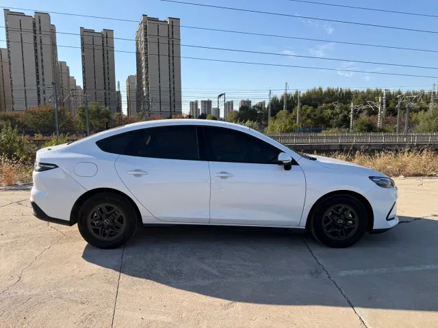BYD Seal 05 DM-i — Фото автомобиля 4