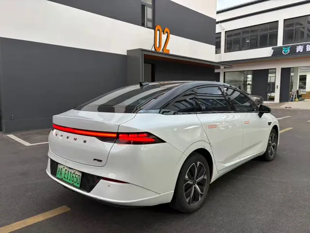 Xpeng P5 — Фото автомобиля 5