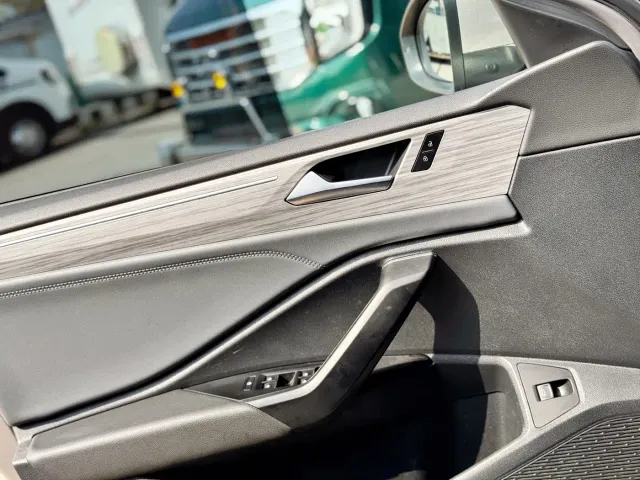Volkswagen Sagitar — Фото автомобиля 10