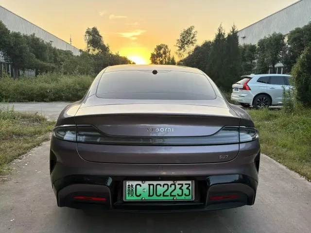 Xiaomi SU7 — Фото автомобиля 8