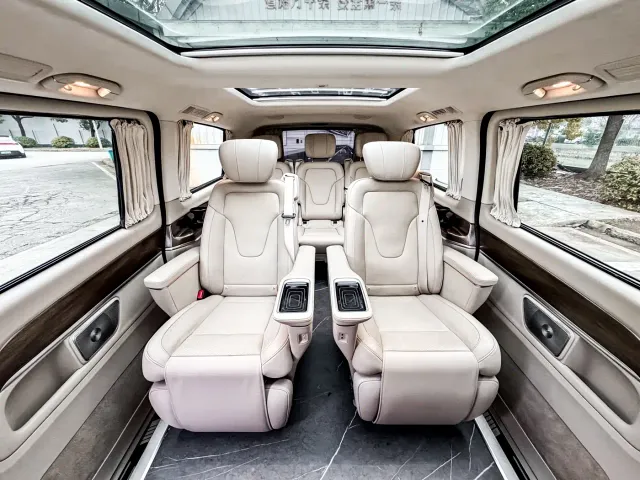 Mercedes-Benz V-Class — Фото автомобиля 21