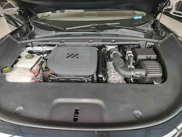 IM Motors LS6 — Фото автомобиля 19