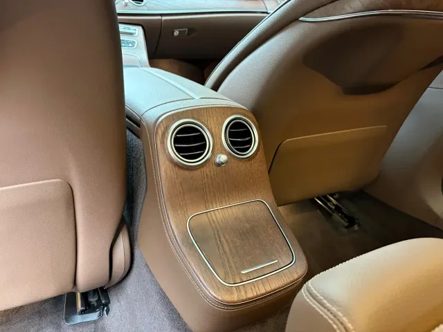 Mercedes-Benz E-Class — Фото автомобиля 22