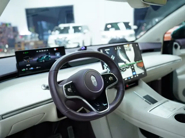 Luxeed R7 — Фото автомобиля 5
