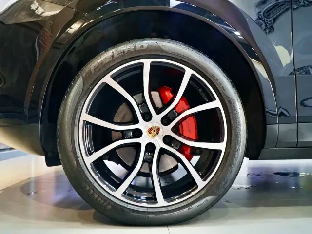 Porsche Cayenne — Фото автомобиля 19