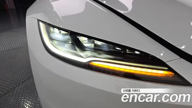 Tesla Model 3 — Фото автомобиля 21