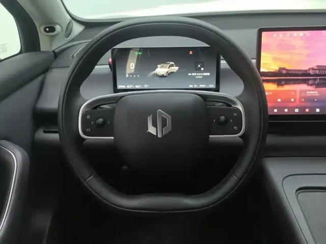 Leapmotor C10 — Фото автомобиля 15