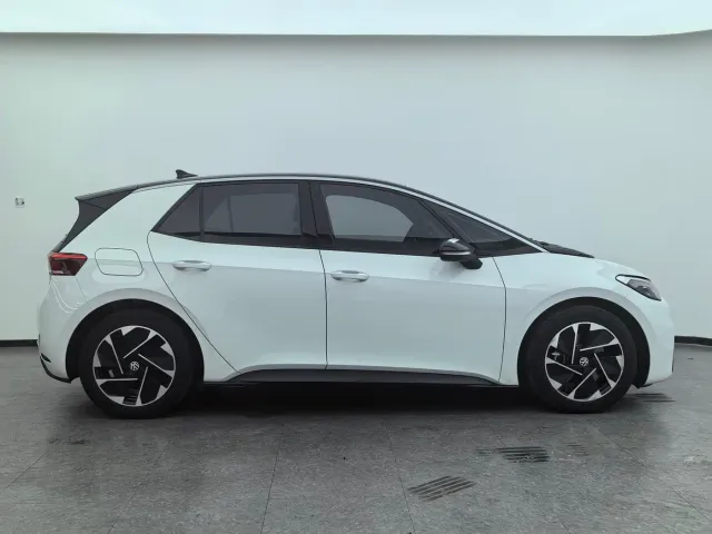 Volkswagen ID.3 — Фото автомобиля 9