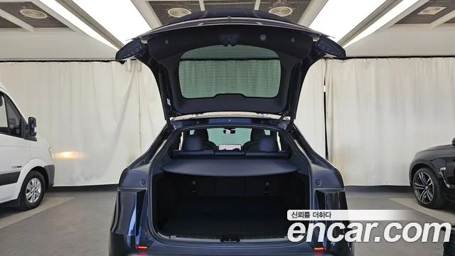 Tesla Model Y — Фото автомобиля 26