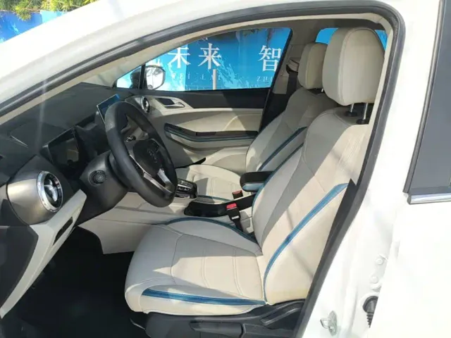 BYD Yuan Pro — Фото автомобиля 14