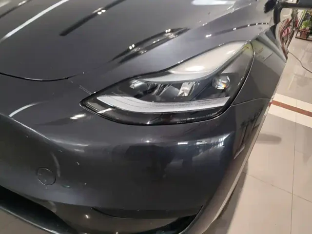 Tesla Model Y — Фото автомобиля 23