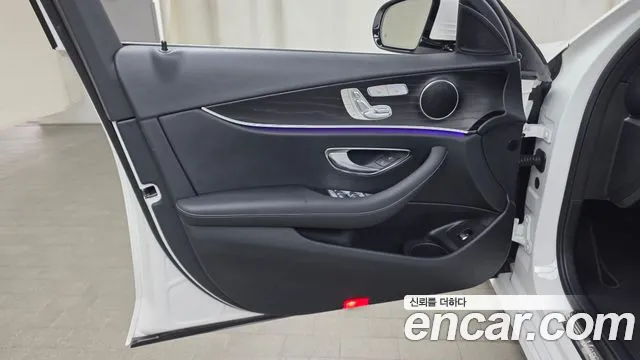 Mercedes-Benz E-Class — Фото автомобиля 13