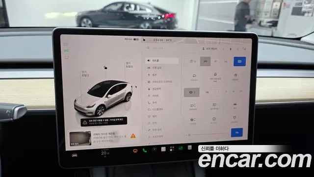 Tesla Model Y — Фото автомобиля 28