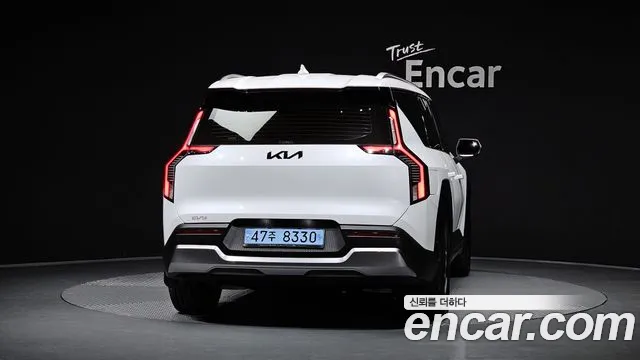 Kia EV9 — Фото автомобиля 4