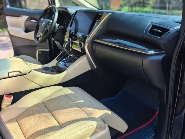 Toyota Vellfire 2021 Crown Hybrid 2.5L HV Supreme Edition — Фото автомобиля 11