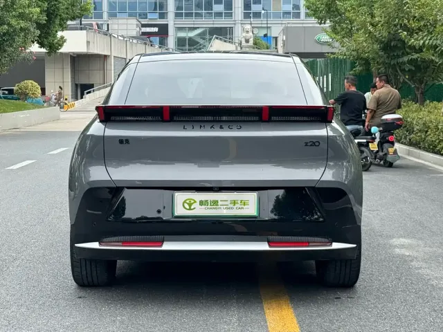 Lynk & Co Z20 — Фото автомобиля 4