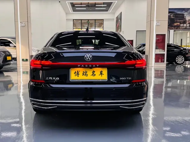 Volkswagen Passat — Фото автомобиля 17