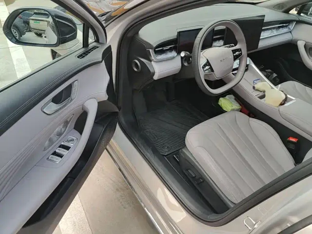 Roewe M7 DMH — Фото автомобиля 15