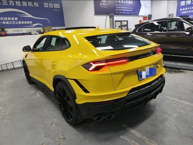 Lamborghini Urus — Фото автомобиля 2