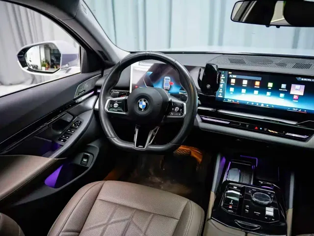 BMW 5 Series — Фото автомобиля 4