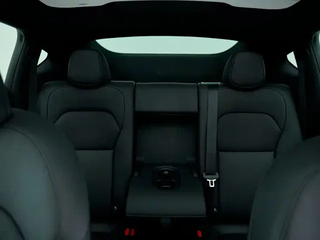 Tesla Model Y — Фото автомобиля 21