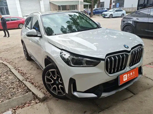 BMW X1 — Фото автомобиля 3