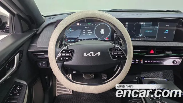 Kia EV6 — Фото автомобиля 14