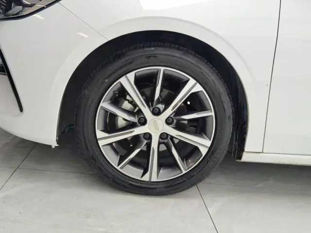 Geely Emgrand — Фото автомобиля 6