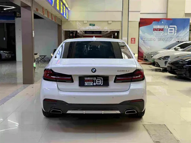 BMW 5 Series — Фото автомобиля 3