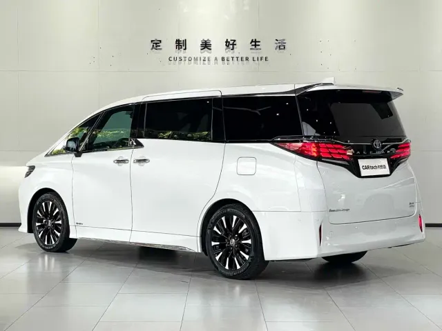 Toyota Alphard — Фото автомобиля 3