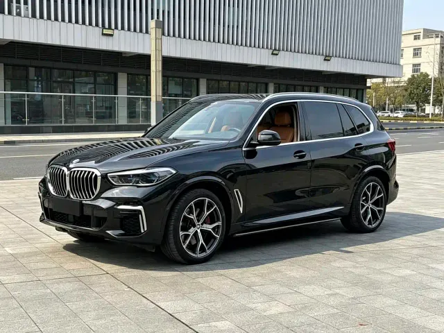 Фотография автомобиля — BMW X5