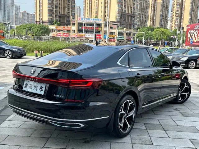 Volkswagen Passat — Фото автомобиля 8