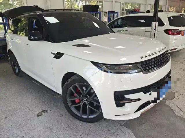 Land Rover Range Rover Sport — Фото автомобиля 2