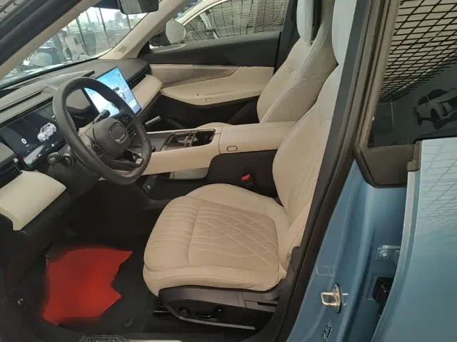 Lynk & Co Lynk & Co 08 EM-P 2026 Model Base Trim — Фото автомобиля 14