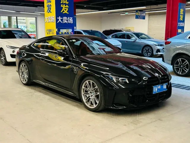 BMW M4 — Фото автомобиля 2