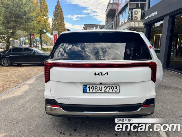 Kia Carnival 4th Gen — Фото автомобиля 5
