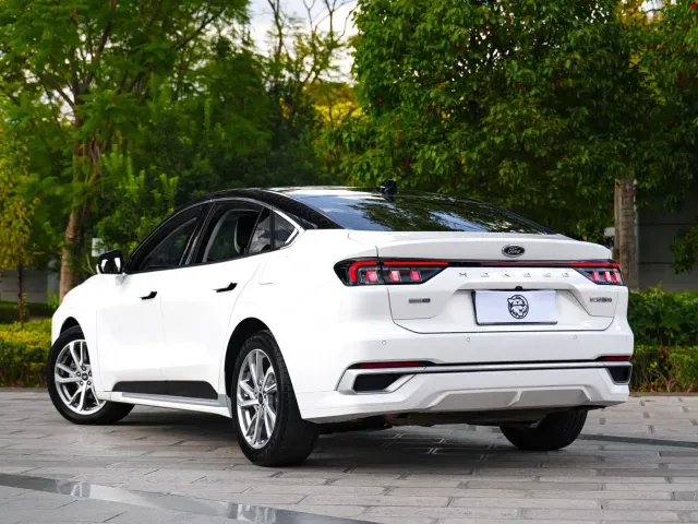 Ford Mondeo — Фото автомобиля 9