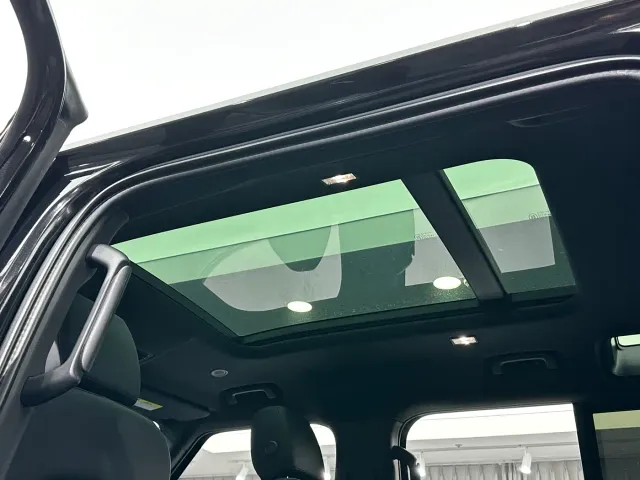 Land Rover Defender — Фото автомобиля 24