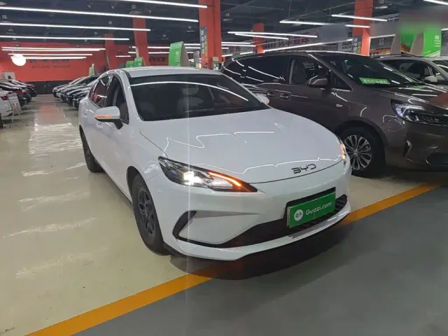 BYD Seal 05 DM-i — Фото автомобиля 3