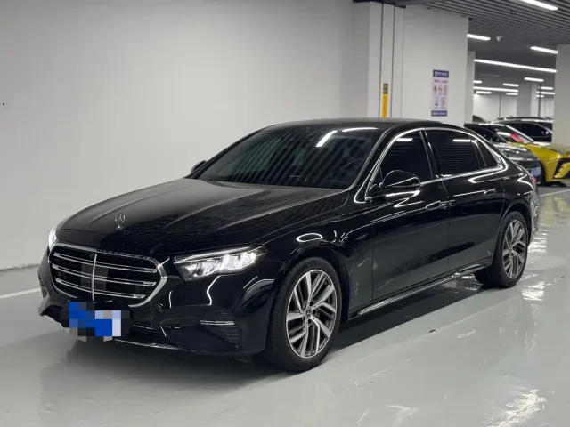Mercedes-Benz E-Class — Фото автомобиля 2