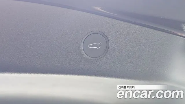 Tesla Model 3 — Фото автомобиля 7