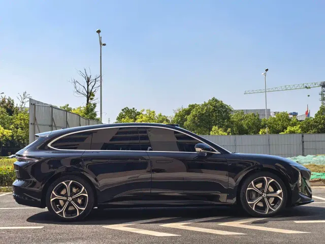 Nio ET5 Touring — Фото автомобиля 9