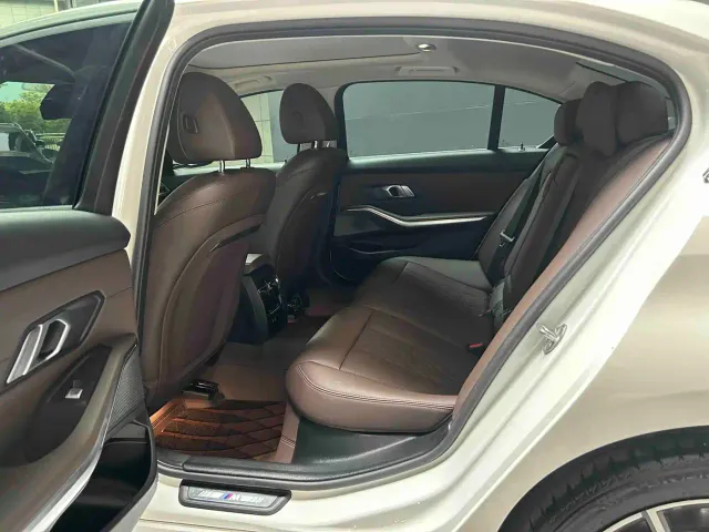 BMW 3 Series — Фото автомобиля 21